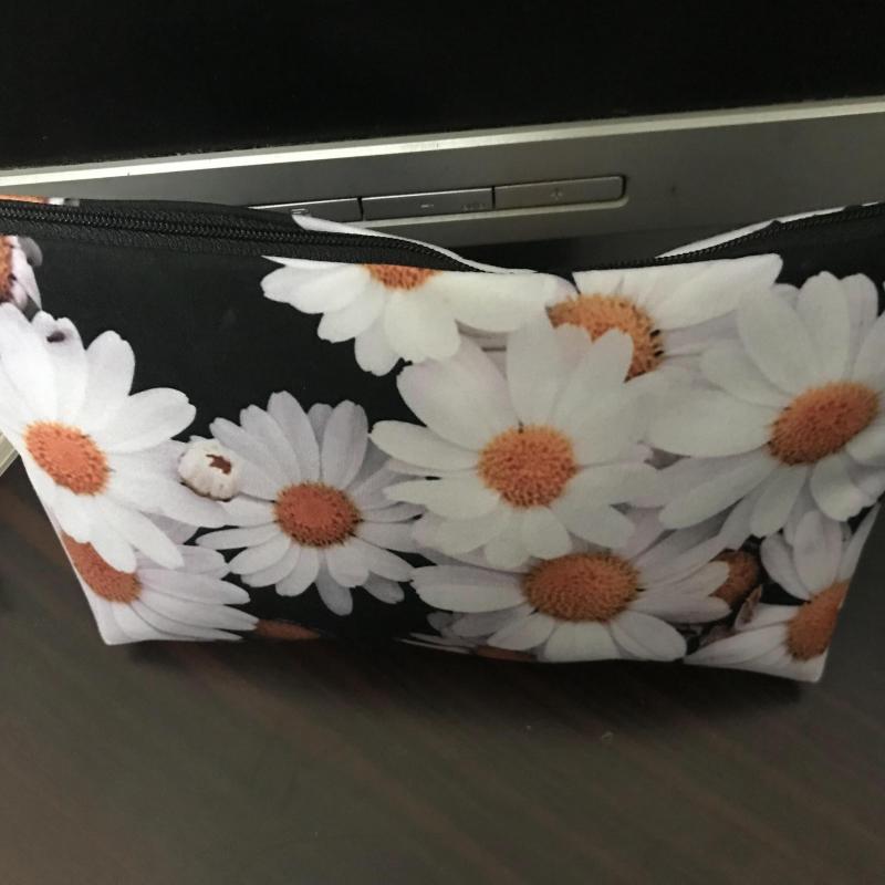 Small Daisy Cosmetic Bag for Ladies