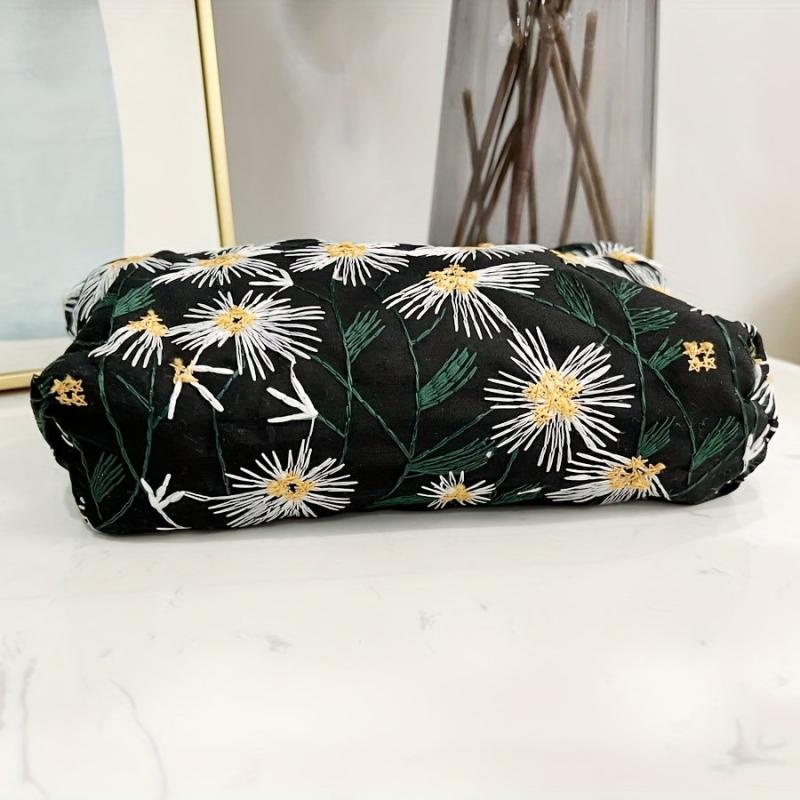 Embroidered Daisy Cosmetic Clutch Bag Handbag Makeup Storage Travel Bag
