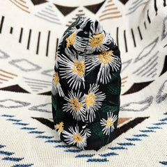 Embroidered Daisy Cosmetic Clutch Bag Handbag Makeup Storage Travel Bag