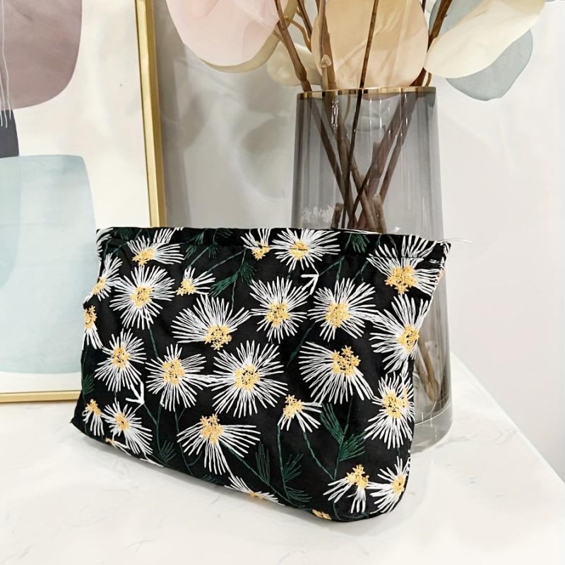Embroidered Daisy Cosmetic Clutch Bag Handbag Makeup Storage Travel Bag