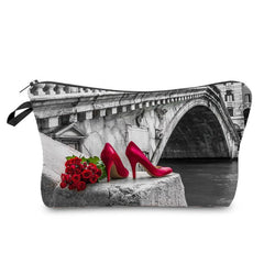 Retro Women's Cosmetic Bag Red Landscape Print Wash Bag Portable Storage Bag