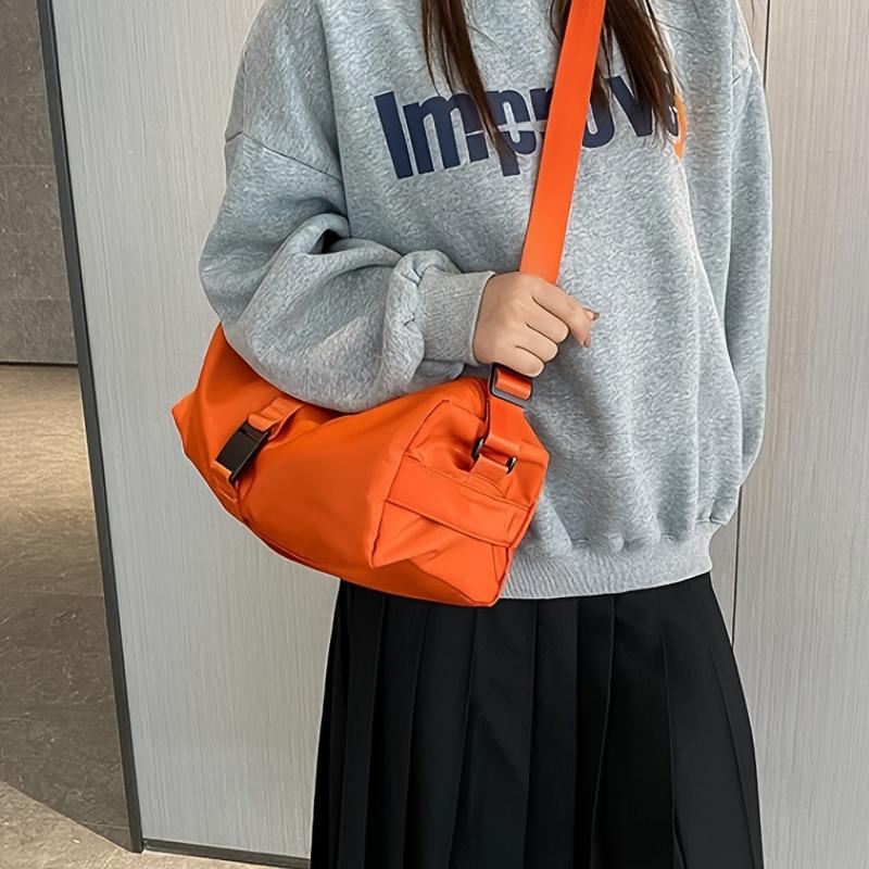 Casual Sports Zipper Bag Stylish Barrel Bag Lightweight Shoulder Bag
