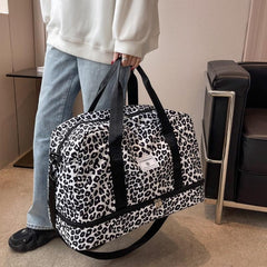 Leopard Pattern Sports Bag Lightweight Duffle Bag Portable Luggage Bag