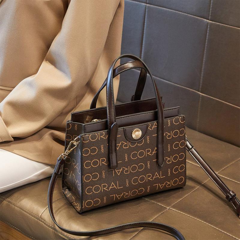 Letter Graphic Shoulder Bag Women's Messenger Bag