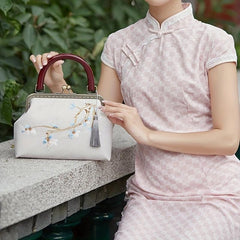 Vintage Flower Embroidered Frame Bag Chinese Style Clutch Purse