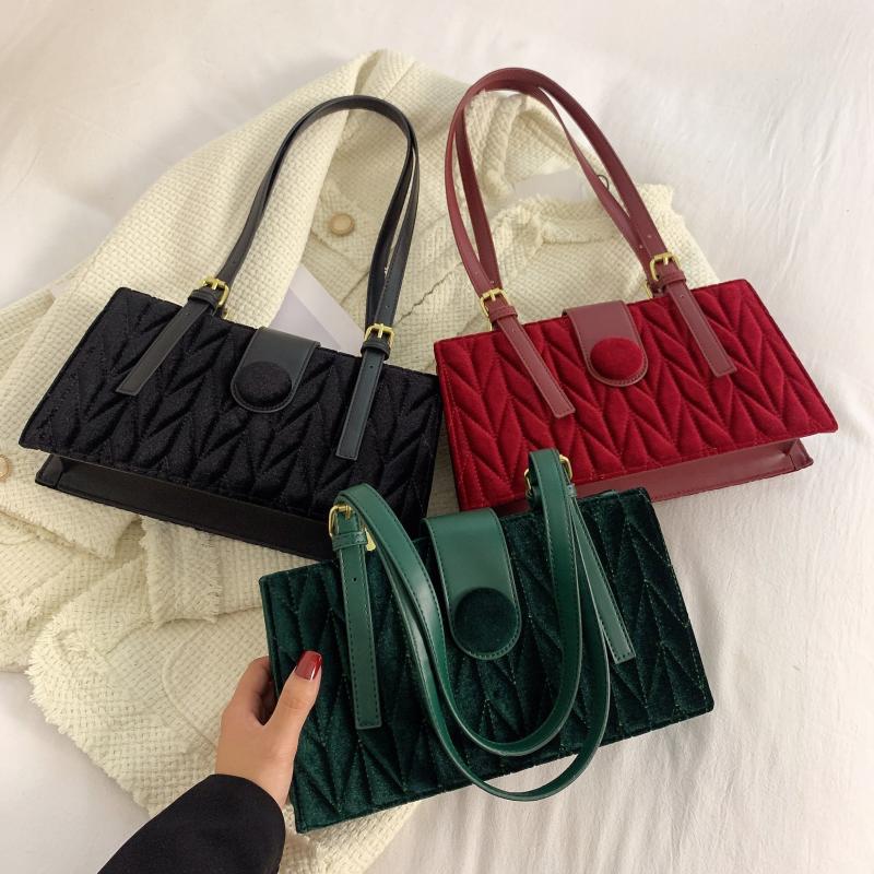 Embroidered Line Shoulder Bag Handbag Magnet Clasp Perfect Underarm Bag