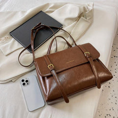 Vintage Flap Crossbody Bag Large Capacity Retro Handbag