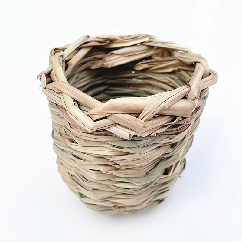 Cozy Grass Nest for Small Pets - Ideal for Hamsters and Rabbits