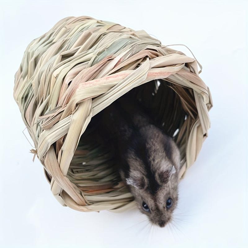 Cozy Grass Nest for Small Pets - Ideal for Hamsters and Rabbits