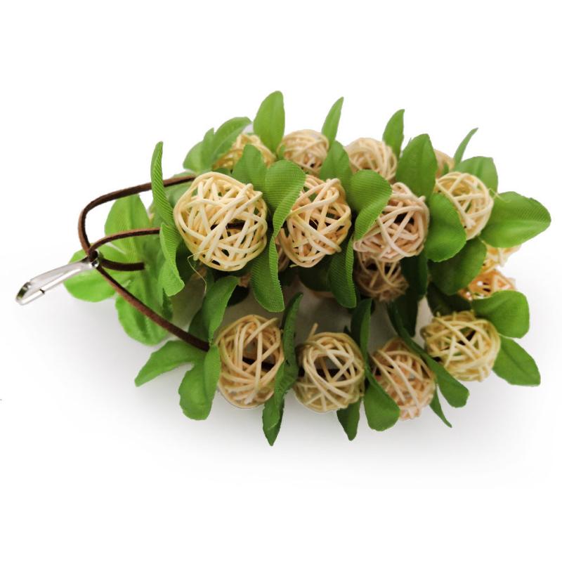 Interactive Wooden Chew Toy for Parrots Promotes Healthy Beak and Mind