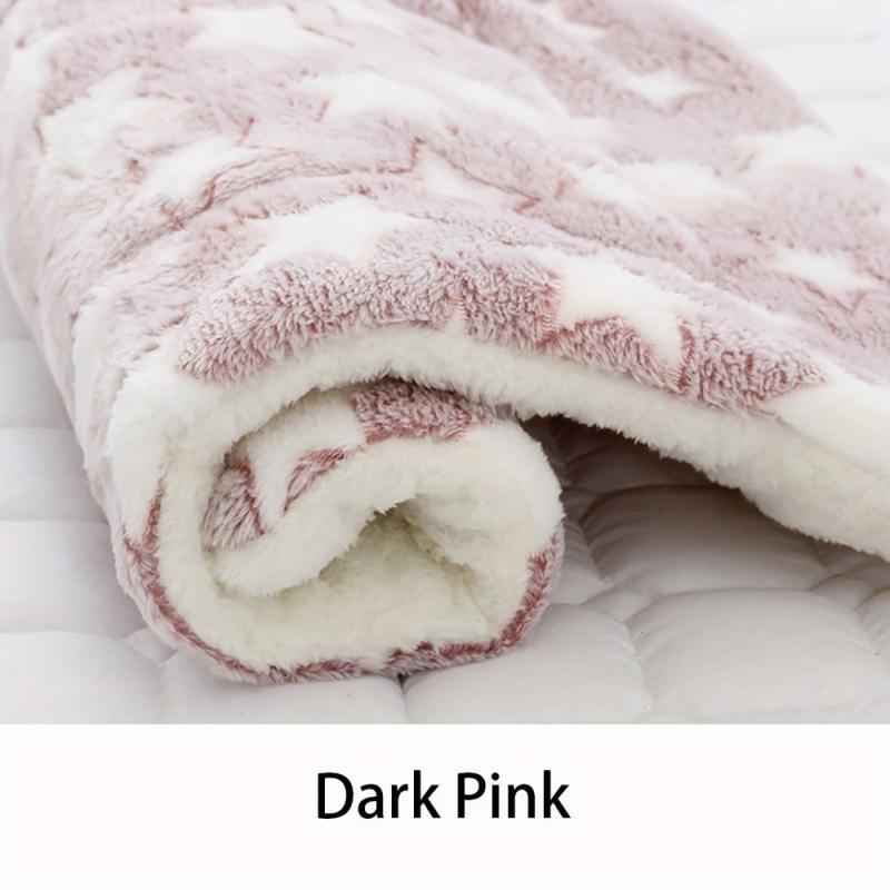 Graphic Pattern Dog Blanket Plush Mat - Soft Calming Blanket for Pets