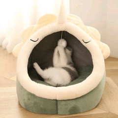 Cozy Winter Cat House Removable Washable Nest w/ Semi Closed Mat