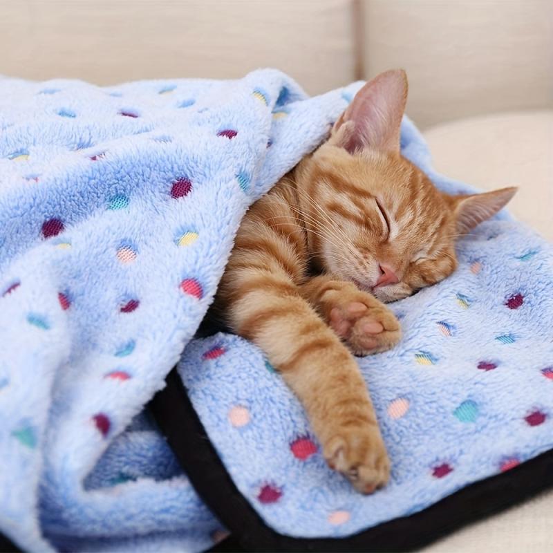 Cozy Dot Pattern Pet Plush Blanket Soft Fleece Bed Mattress