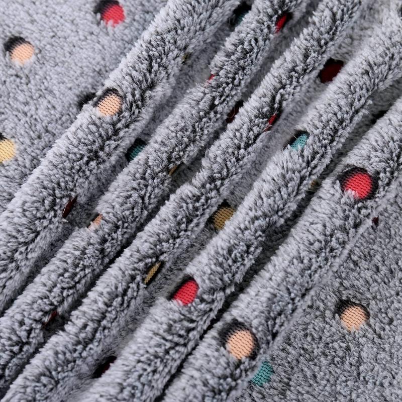Soft Fleece Dot Print Pet Blanket Warm Blanket Sleep Mat Washable Cat Blanket