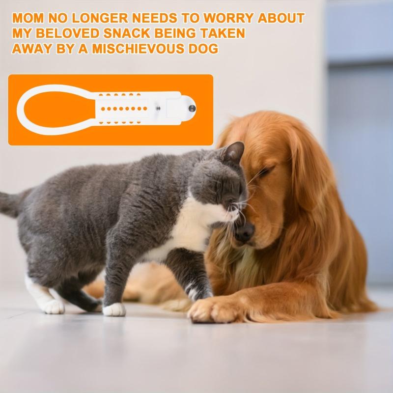 Adjustable Pet Door Latch with Retractable Nails