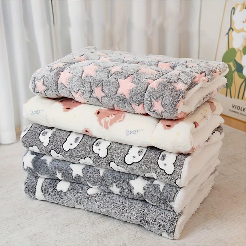 Soft Flannel Pet Cushion Mat For Cat Sleeping Warm Plush Cat Bed Mat