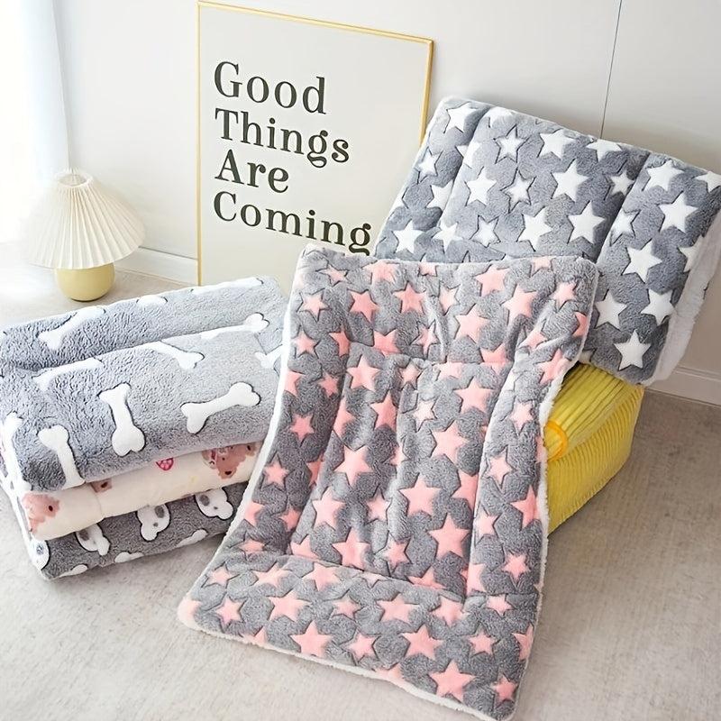 Soft Flannel Pet Cushion Mat For Cat Sleeping Warm Plush Cat Bed Mat