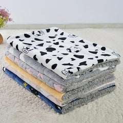 Cozy Fleece Pet Blanket for Small Dogs and Cats
