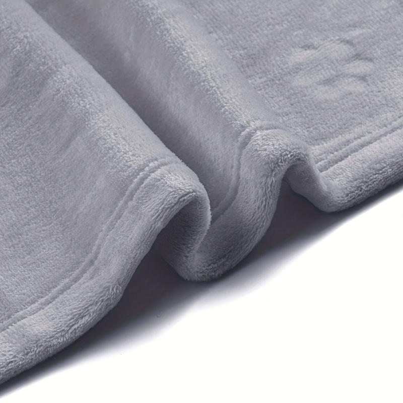 Soft Paw Print Dog Blanket: Calming Mat for Sleep, Thermal Flannel Throw