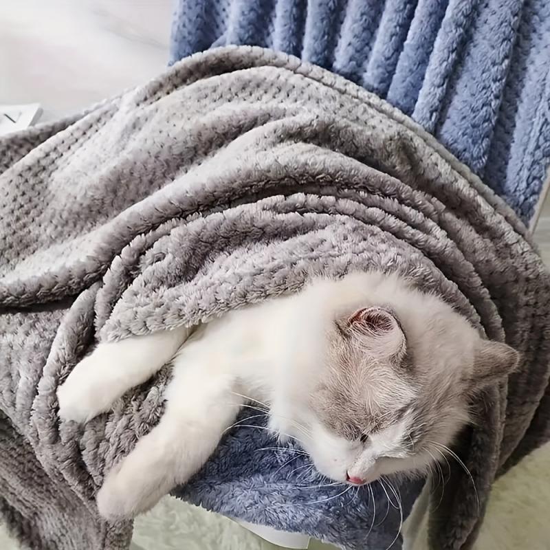 Soft Pet Blanket for Cats & Dogs All Seasons Warm Bed Blanket