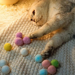 Plush Ball Launcher Cat Interactive Toy with 30 Plush Balls