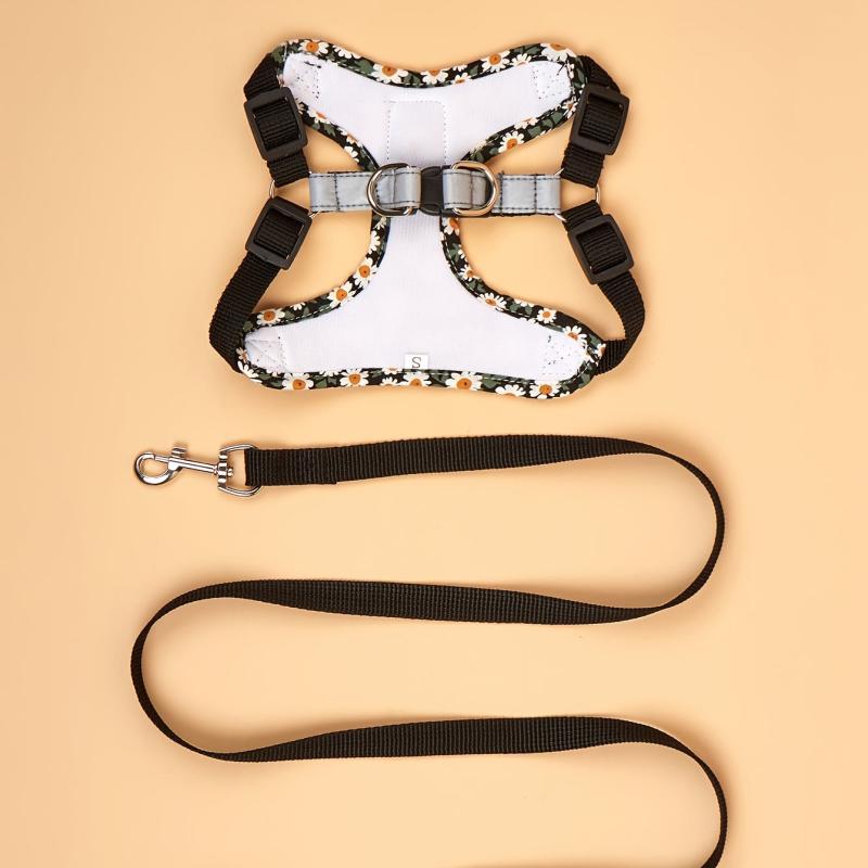 Floral Print Pet Harness and Leash Set - Comfortable and Stylish