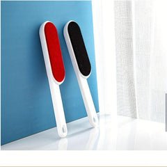 Portable Pet Hair Remover Fabric Fuzz Brush for Dogs & Cats