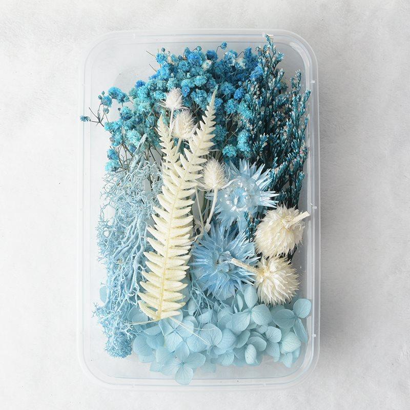 Aromatherapy Candle Making Kit with Dried Flowers & Resin Mold