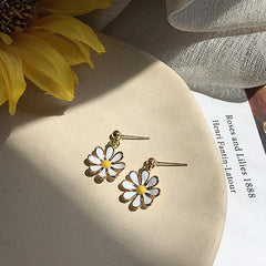 Small Daisy Earrings Female Niche Fresh Style All match Stud Earrings