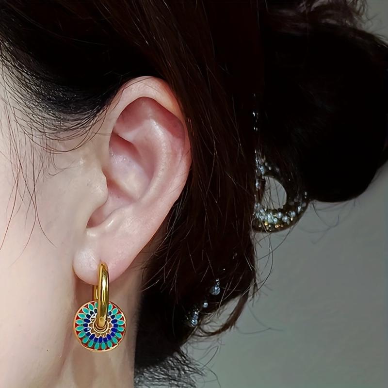 Vintage Flower Pattern Pendant Necklace Earrings Set