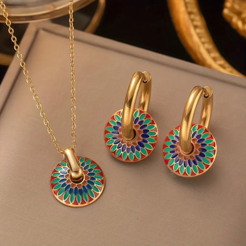 Vintage Flower Pattern Pendant Necklace Earrings Set
