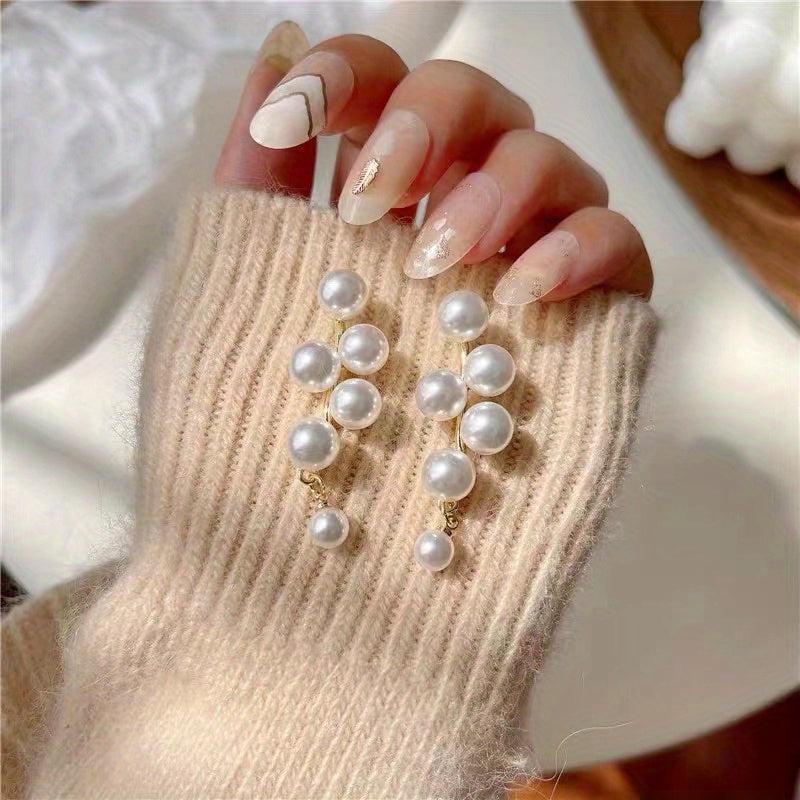 Slim Pearl Stud Earrings for Elegant Style