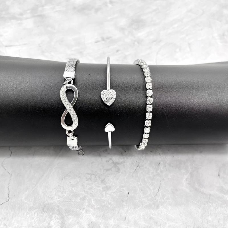 Women's Heart shaped Open Bracelet 8 Character Bracelet With Diamonds 3pcs Set