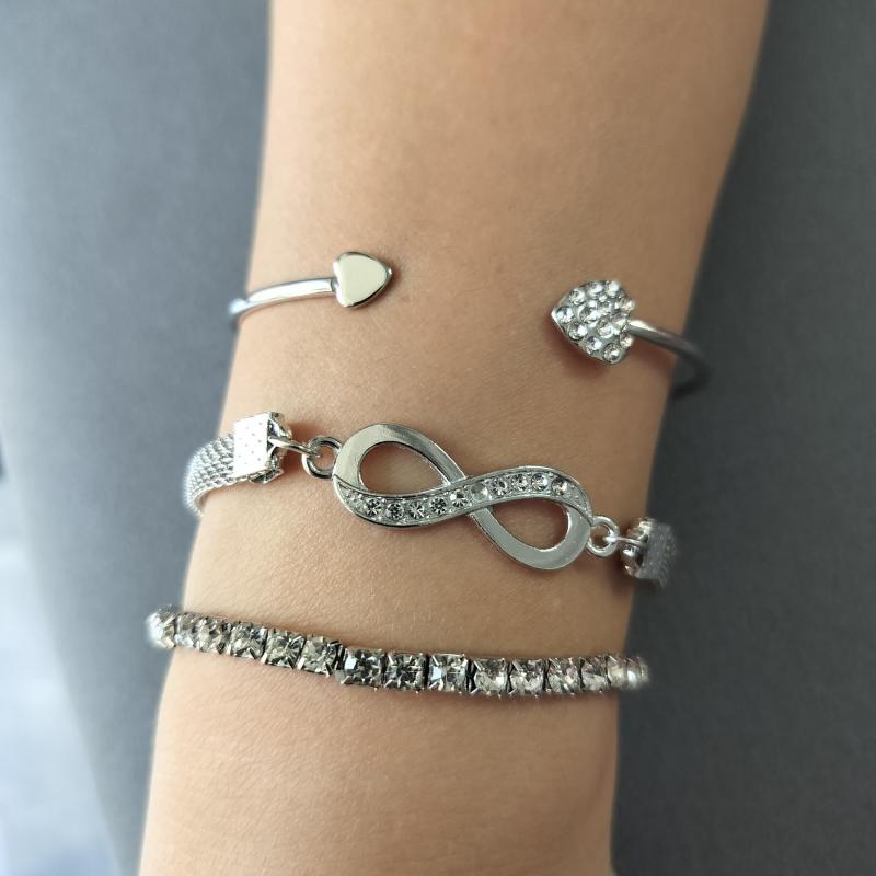 Women's Heart shaped Open Bracelet 8 Character Bracelet With Diamonds 3pcs Set