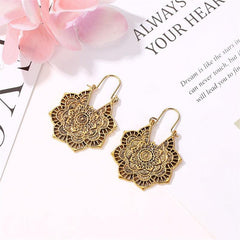 Vintage Style Alloy Cutout Flower Earrings Bohemian Carved Pattern Electroplated