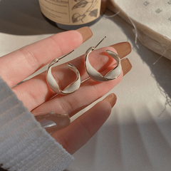 Red Twisted Stud Earrings Dazzling Oval for a Chic Look