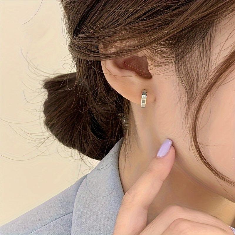 Sweet Compact Painting Orchid Stud Earrings