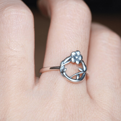 Vintage Flower Ring Silvery Plated Bohemian Women's Ring