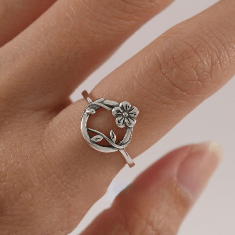 Vintage Flower Ring Silvery Plated Bohemian Women's Ring
