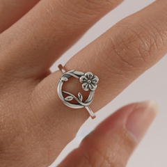 Vintage Flower Ring Silvery Plated Bohemian Women's Ring