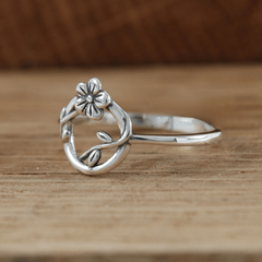 Vintage Flower Ring Silvery Plated Bohemian Women's Ring