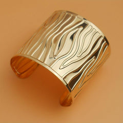 Metal Water Stripe Shape Bracelet