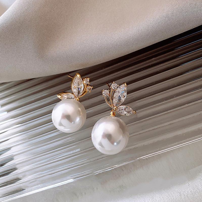 Light Bow Pearl Earrings - Elegant and Chic Jewelry