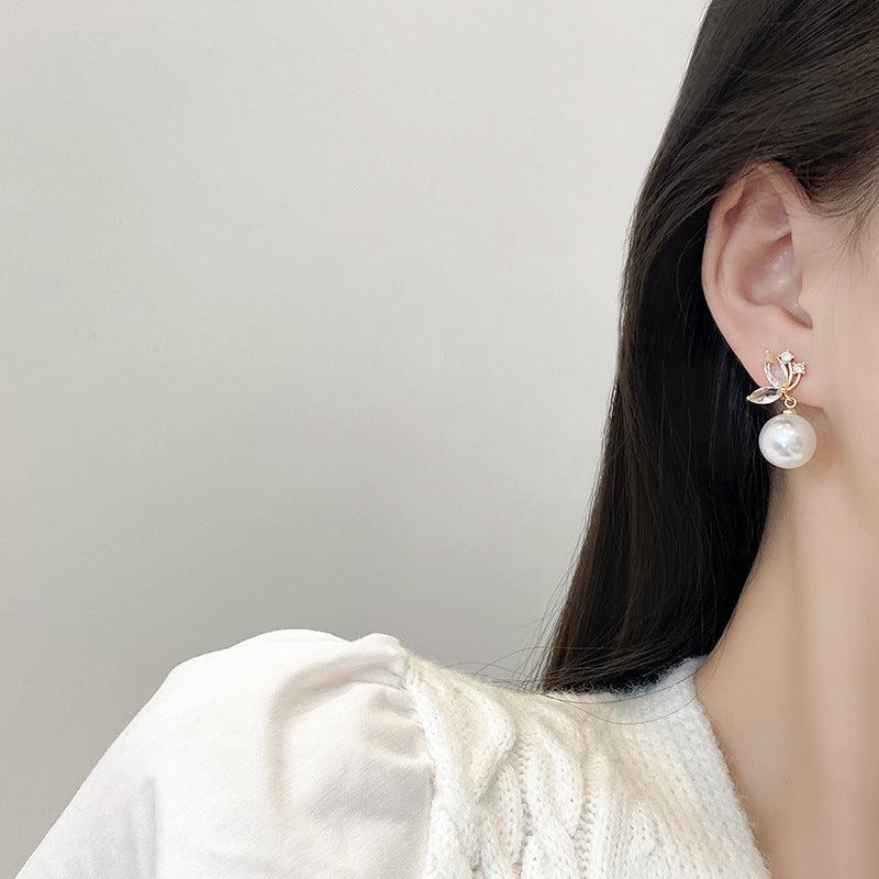 Light Bow Pearl Earrings - Elegant and Chic Jewelry