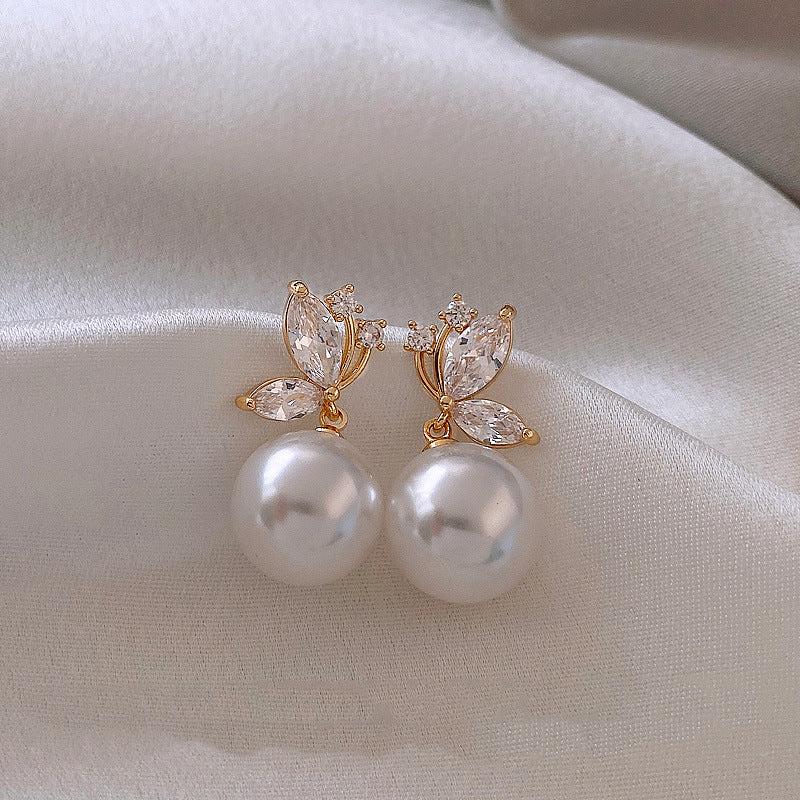 Light Bow Pearl Earrings - Elegant and Chic Jewelry