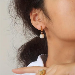 Elegant Pearl Pendant Earrings Set