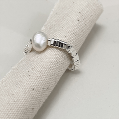 Silvery Pearl Ring Elastic Rope for Female Index Finger