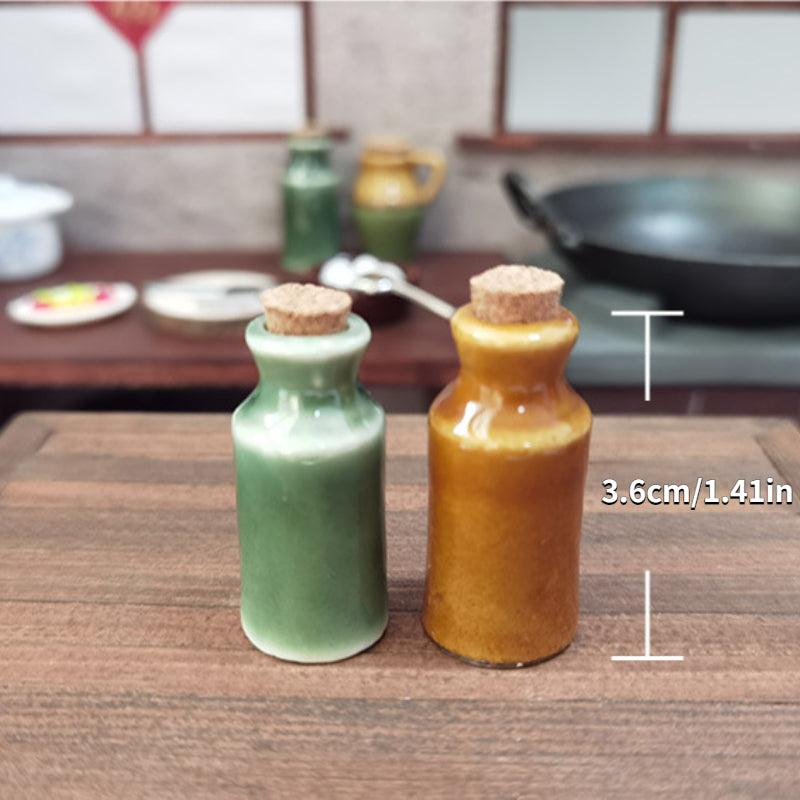 2pcs Mini Traditional Ceramic Jar Cork Sealed Seasoning Jar