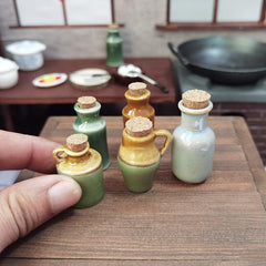 2pcs Mini Traditional Ceramic Jar Cork Sealed Seasoning Jar
