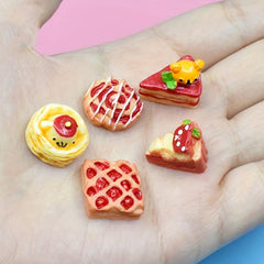 5pcs Red Jam Bread Teddy Cake Dollhouse Food Pretend Play